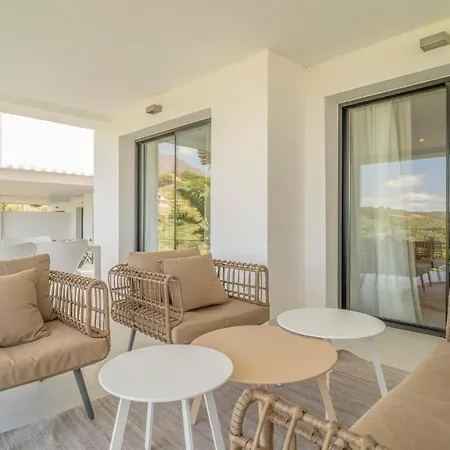 شقة Amazing In With 2 Bedrooms, Wifi And Outdoor Swimming Pool
